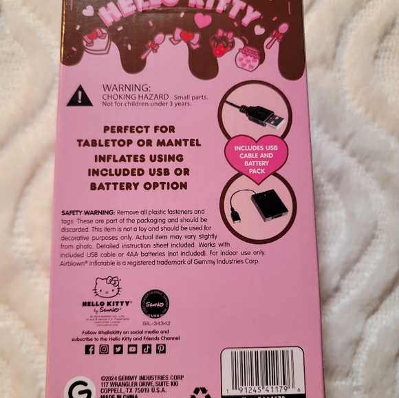 Hello Kitty Valentine’s Day Inflatable - Picture 6 of 6